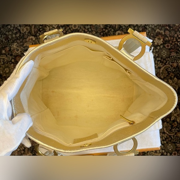 Ferragamo Authentic Vintage Cream Shoulder Bag with Silver Accents/Gold Hardware - Picture 8 of 16